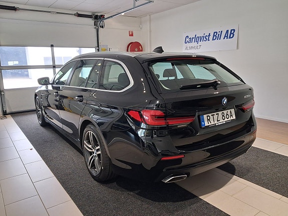 BMW 530e 2 of 7