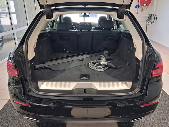 BMW 530e 4 of 7