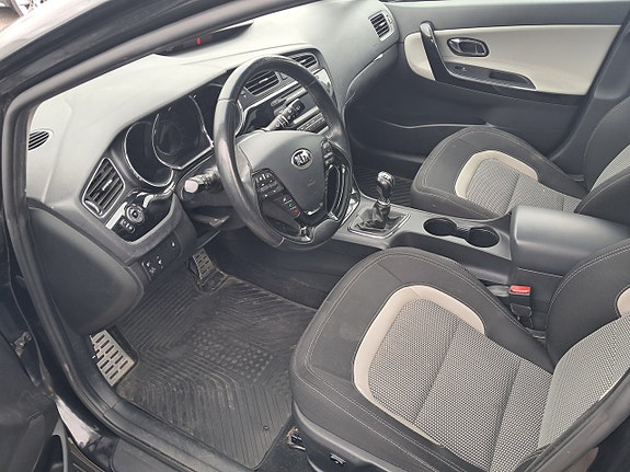 Kia Ceed 3 of 3