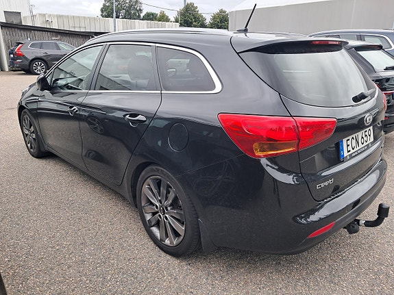 Kia Ceed 2 of 3