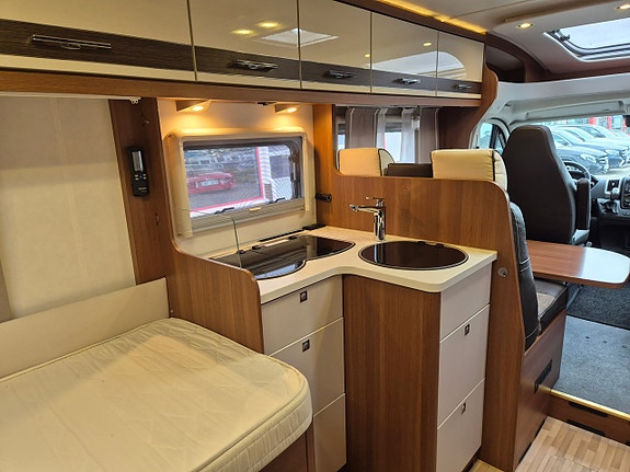 LMC CRUISER T 712 2.3D 150HK Husbil 11 of 21