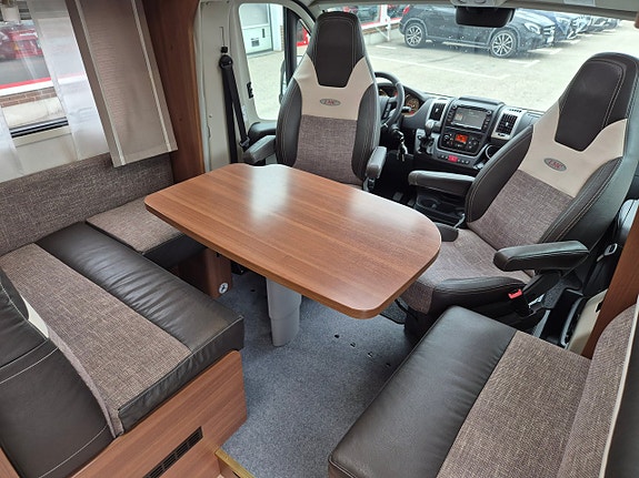 LMC CRUISER T 712 2.3D 150HK Husbil 17 of 21