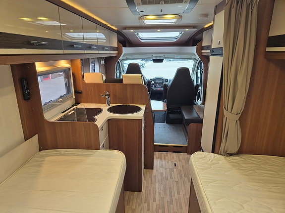 LMC CRUISER T 712 2.3D 150HK Husbil 8 of 21