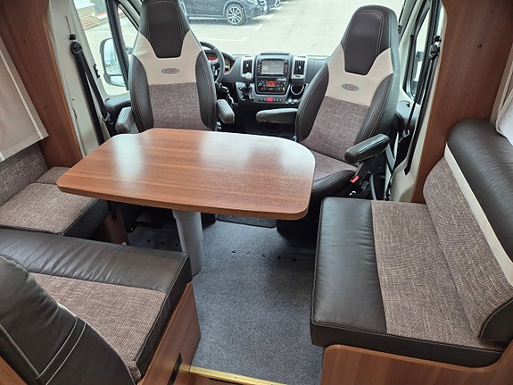 LMC CRUISER T 712 2.3D 150HK Husbil 16 of 21