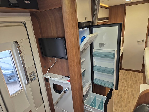 LMC CRUISER T 712 2.3D 150HK Husbil 13 of 21