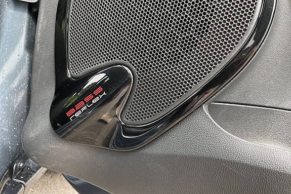 Renault Clio 16 of 18