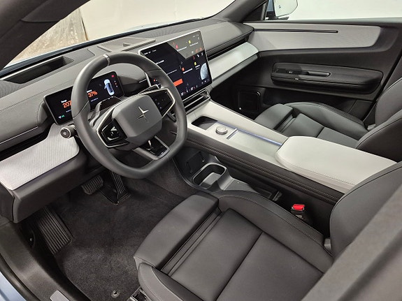 Polestar 4 2 of 11