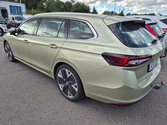 Skoda Superb 4 of 5