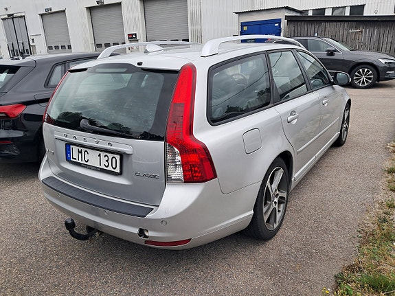 Volvo V50 2 of 3