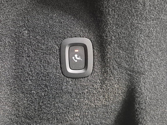 Volvo XC60 10 of 12