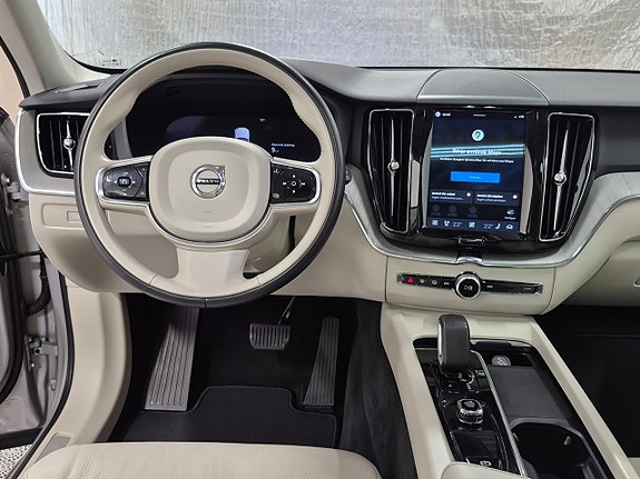 Volvo XC60 6 of 12