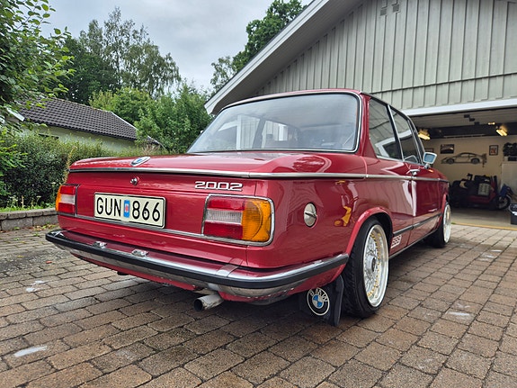BMW 2002 3 of 9