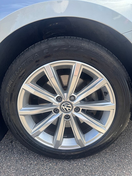 Volkswagen Passat 9 of 22