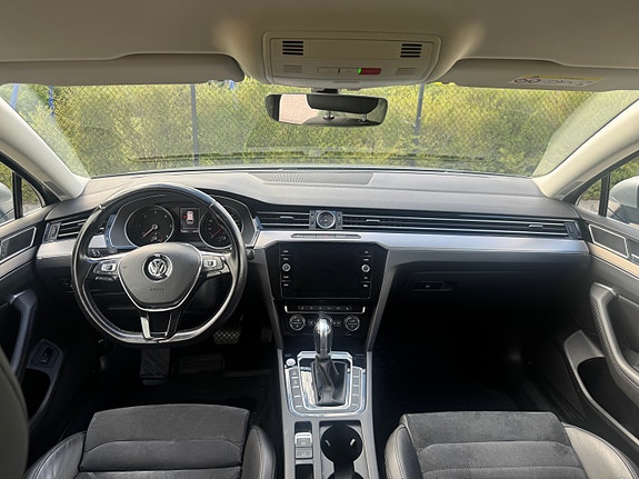 Volkswagen Passat 13 of 22