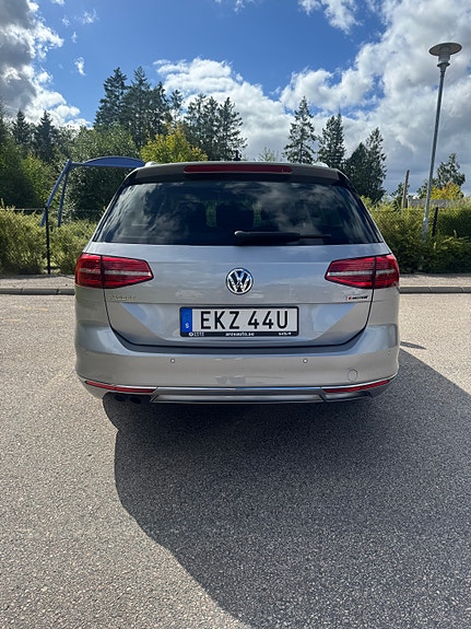 Volkswagen Passat 8 of 22