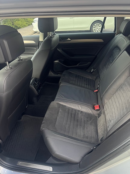 Volkswagen Passat 16 of 22
