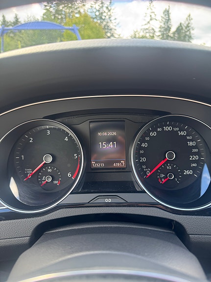 Volkswagen Passat 15 of 22