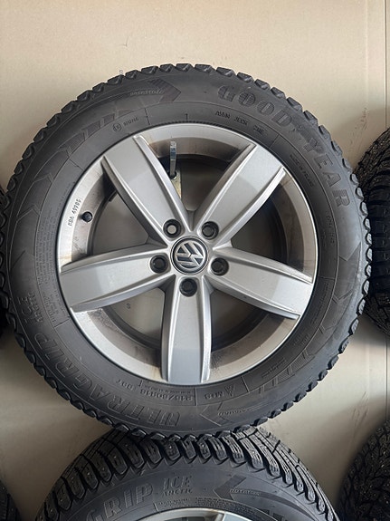 Volkswagen Passat 18 of 22