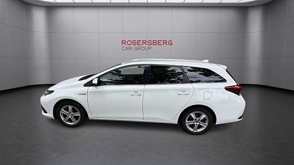 Toyota Auris 2 of 12