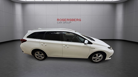 Toyota Auris 6 of 12