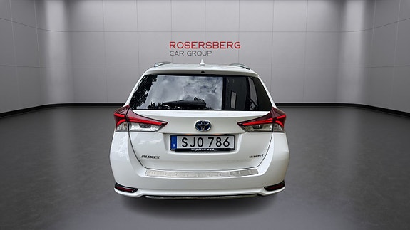 Toyota Auris 4 of 12