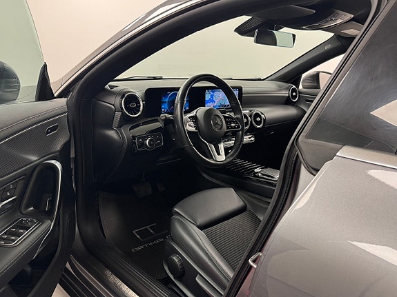 Mercedes-Benz CLA200 6 of 17