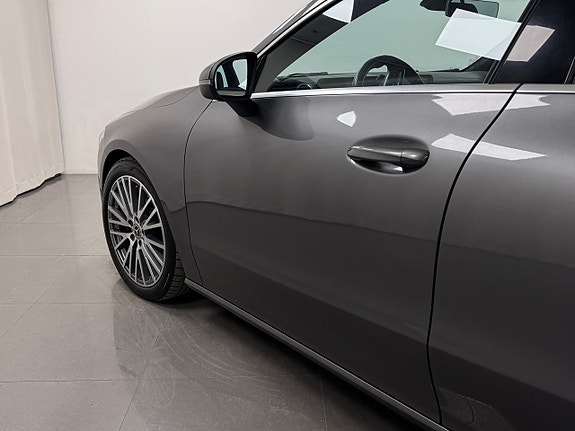 Mercedes-Benz CLA200 5 of 17