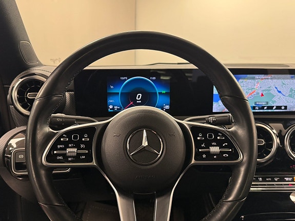 Mercedes-Benz CLA200 9 of 17