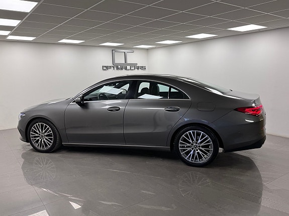 Mercedes-Benz CLA200 13 of 17