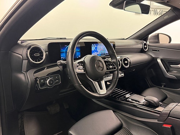 Mercedes-Benz CLA200 7 of 17