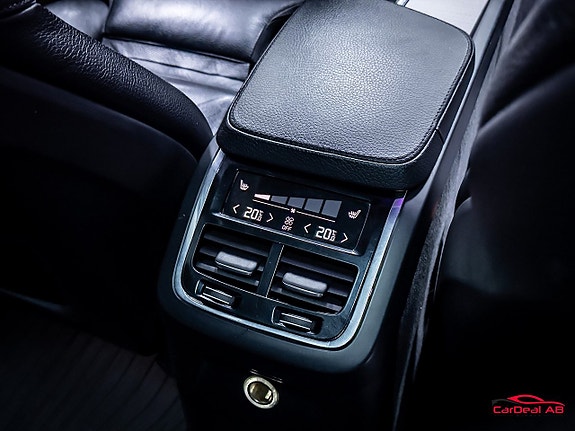 Volvo XC90 17 of 30
