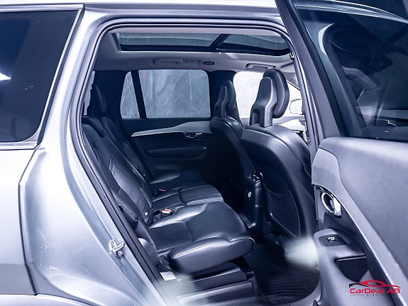 Volvo XC90 16 of 30
