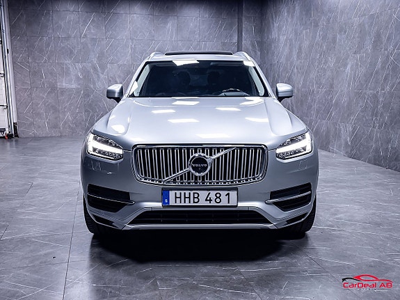 Volvo XC90 2 of 30