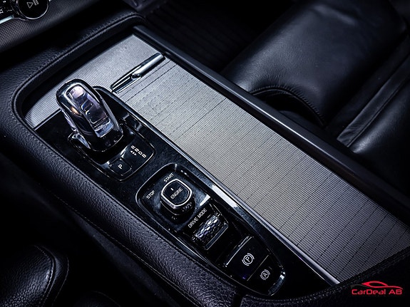 Volvo XC90 30 of 30