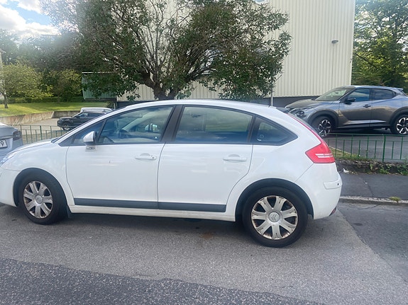 Citroen C4 2 of 3