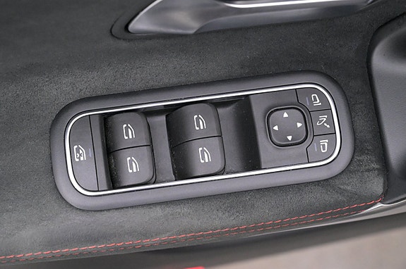 Mercedes-Benz CLA250 e 10 of 27