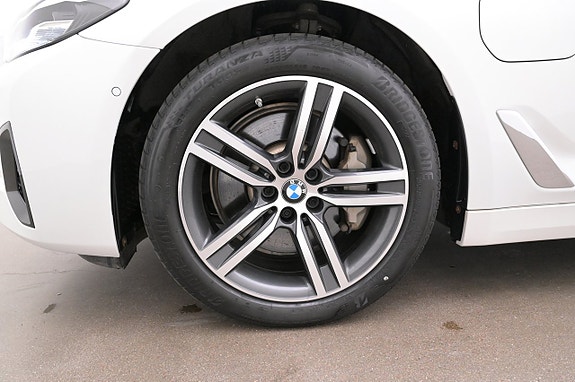 BMW 530e 27 of 27