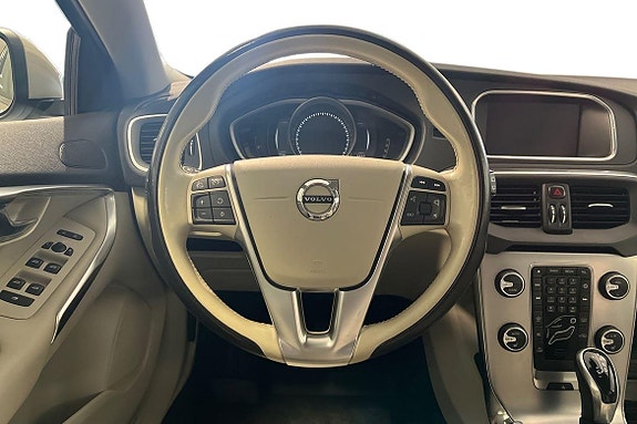 Volvo V40 11 of 21