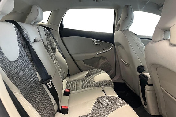 Volvo V40 9 of 21