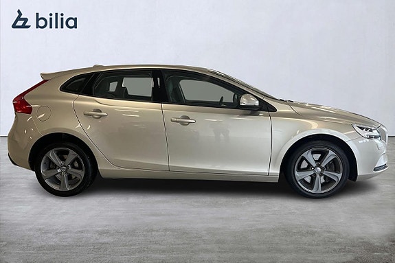 Volvo V40 18 of 21