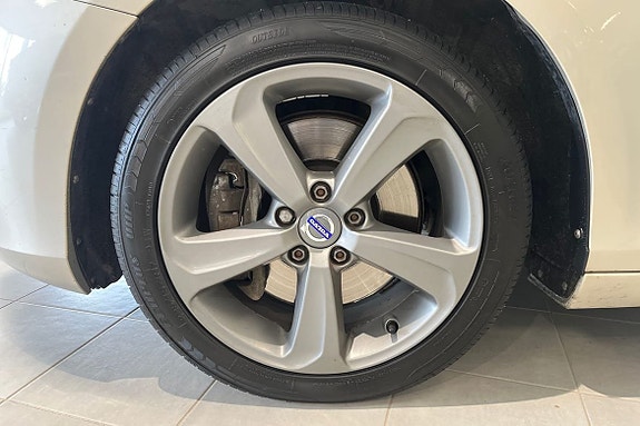 Volvo V40 17 of 21