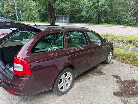 Skoda Octavia 3 of 9