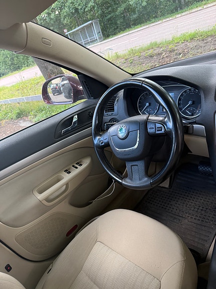 Skoda Octavia 5 of 9