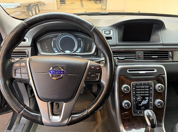 Volvo XC70 10 of 11