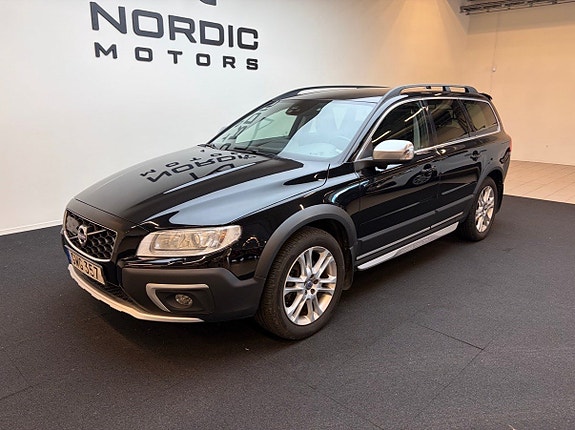 Volvo XC70 2 of 11