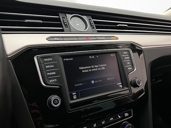 Volkswagen Passat Alltrack 19 of 30