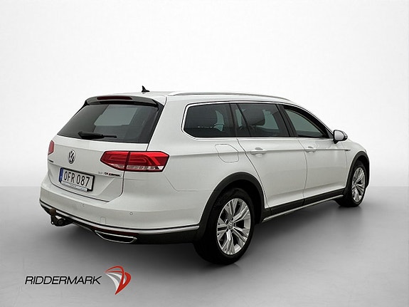 Volkswagen Passat Alltrack 8 of 30