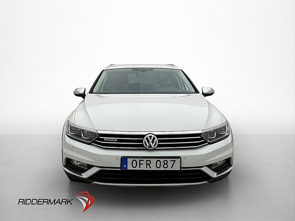 Volkswagen Passat Alltrack 2 of 30
