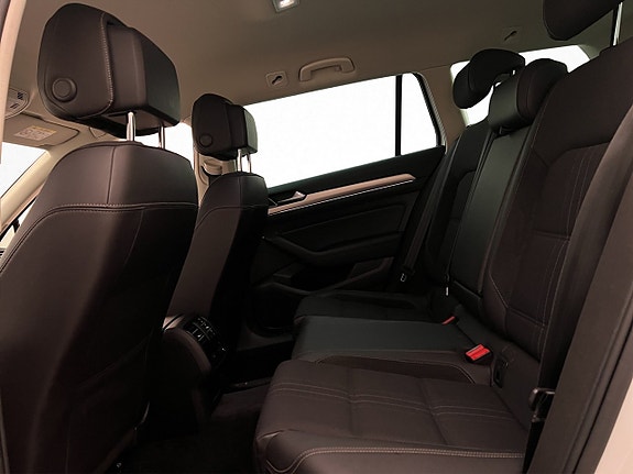 Volkswagen Passat Alltrack 24 of 30