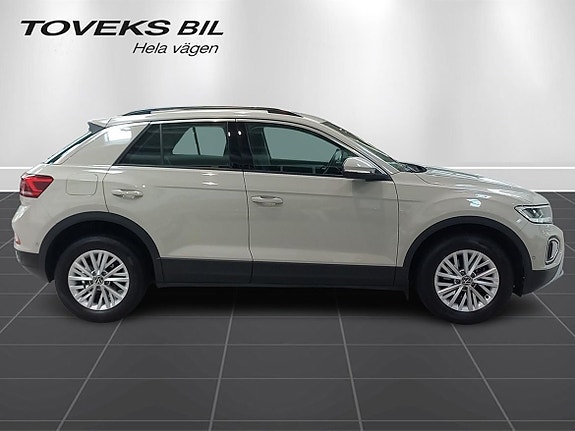 Volkswagen T-Roc 5 of 10